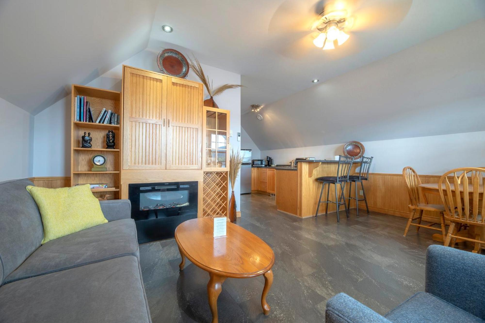 Keltic Quay Cottages & Bayfront Lodge Whycocomagh Esterno foto