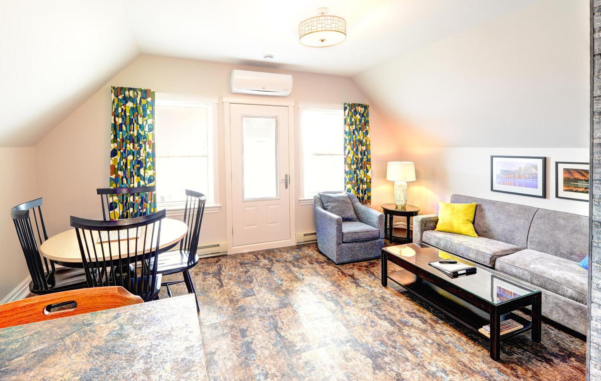 Keltic Quay Cottages & Bayfront Lodge Whycocomagh Esterno foto