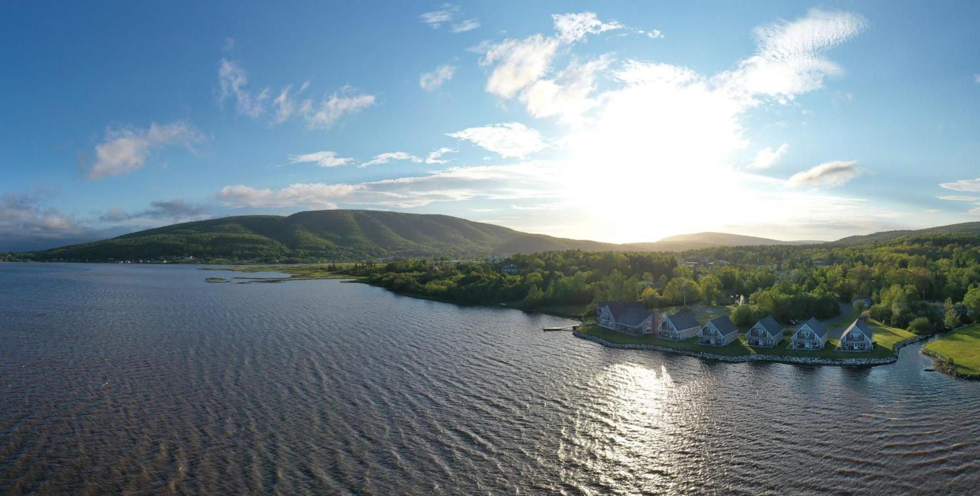 Keltic Quay Cottages & Bayfront Lodge Whycocomagh Esterno foto