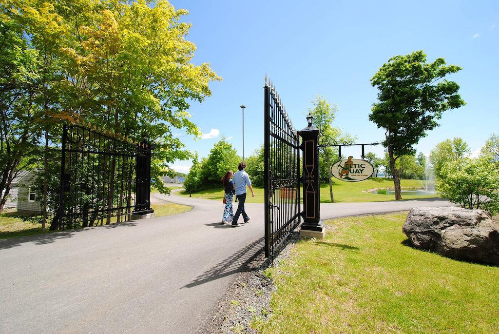 Keltic Quay Cottages & Bayfront Lodge Whycocomagh Esterno foto